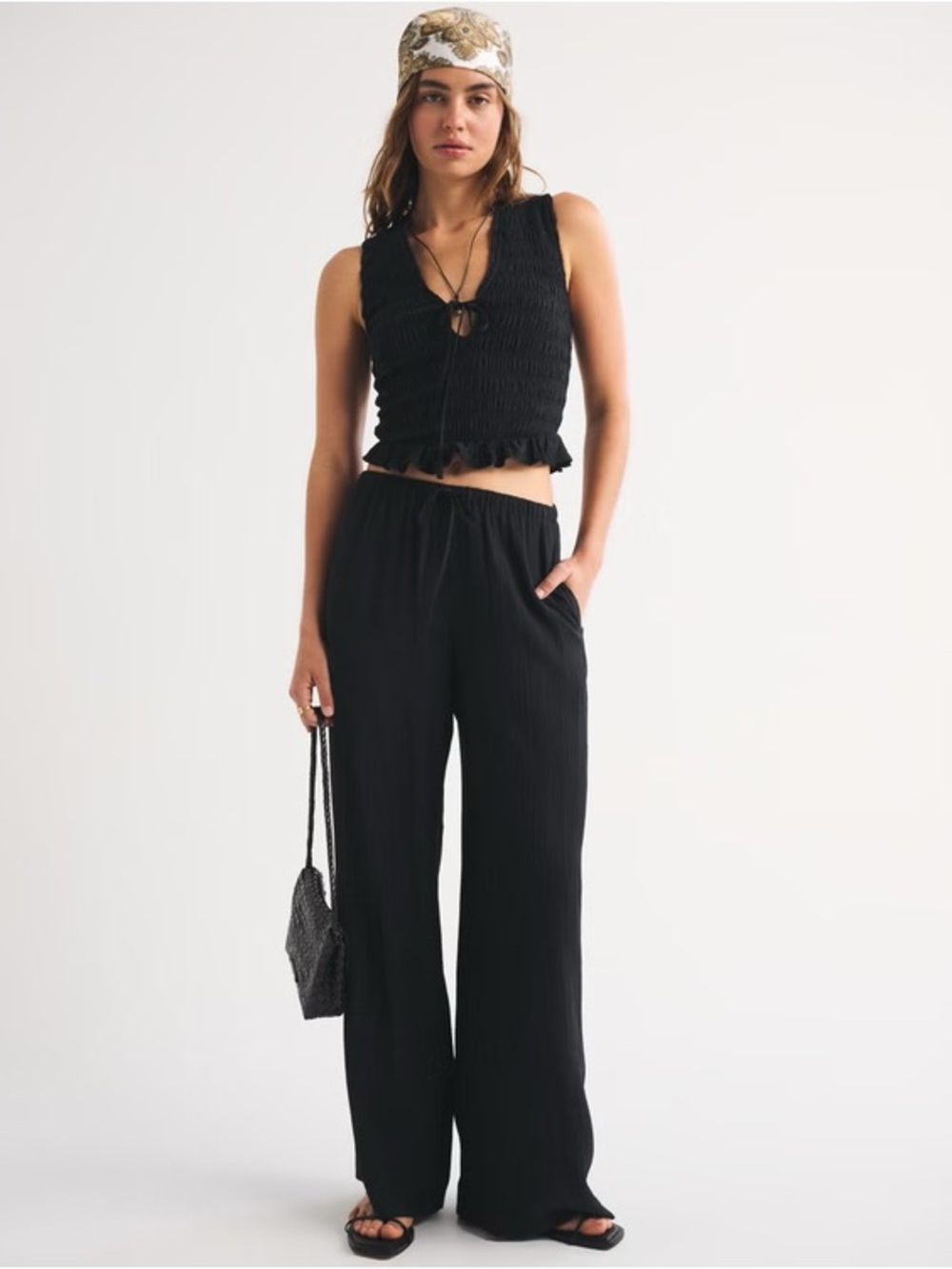 Abercrombie & Fitch Crinkle Textured Pull On Pant - Picture 2 of 7